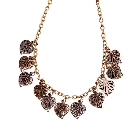 Jewelry - Gorgeous Leaf Necklace